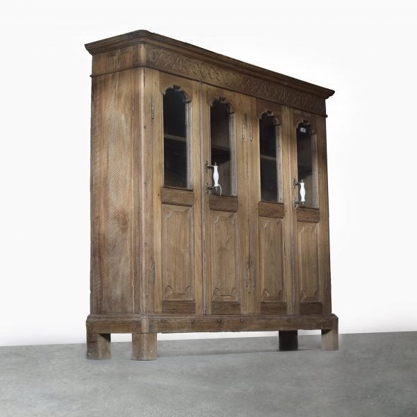 WIDE WOODEN CABINET - Image 2