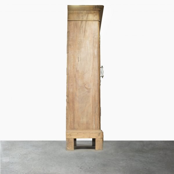 WIDE WOODEN CABINET - Image 3