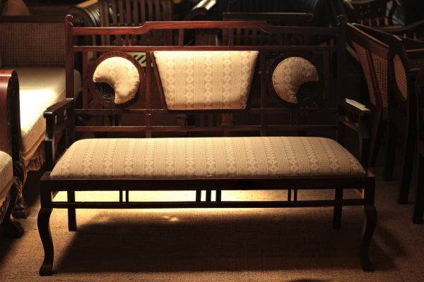 VINTAGE COLONIAL SOFA